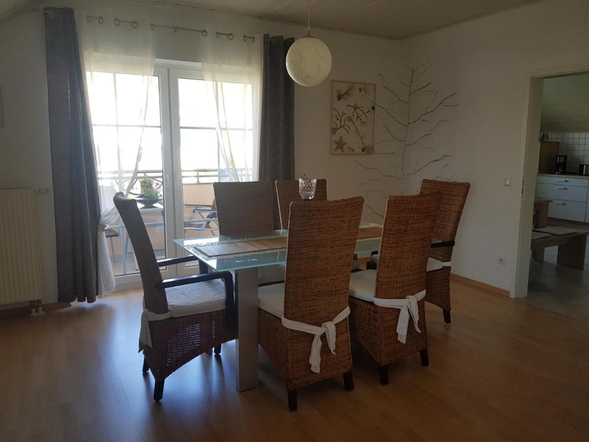 Ferienwohnung Toni Mit Balkon Und Garten Pemfling Exterior foto
