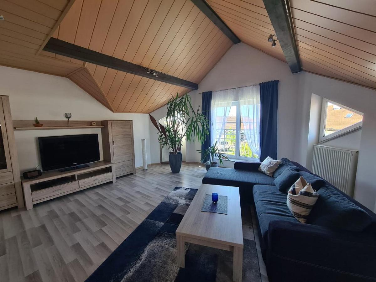 Ferienwohnung Toni Mit Balkon Und Garten Pemfling Exterior foto