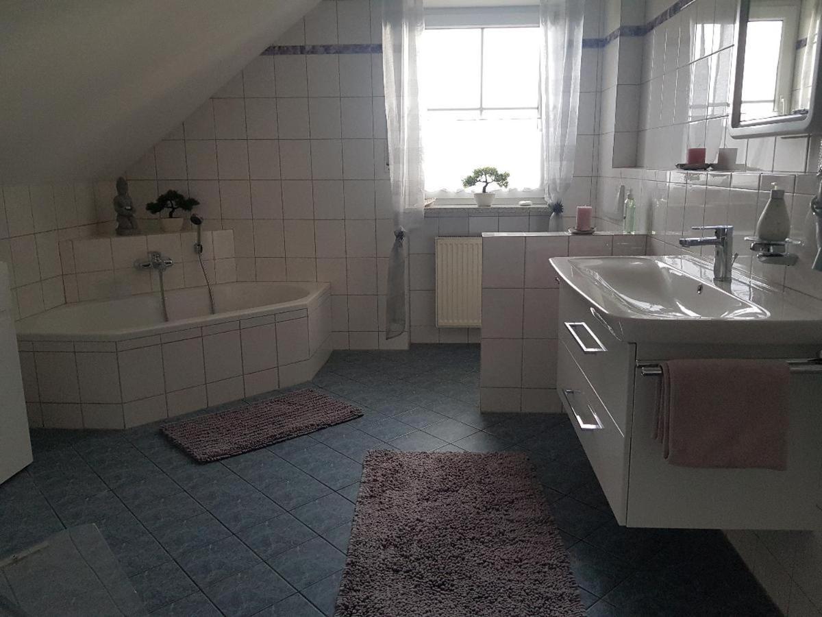 Ferienwohnung Toni Mit Balkon Und Garten Pemfling Exterior foto